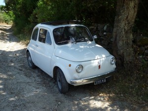 la 500, una classica auto d'epoca