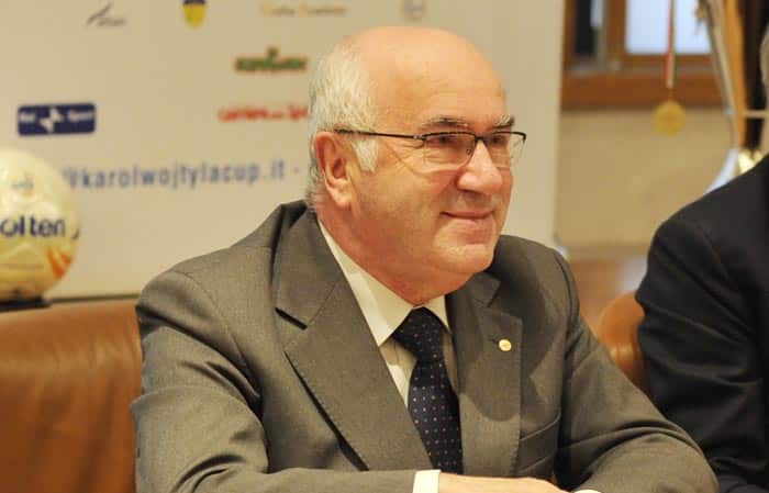 Tavecchio: il caos dopo le banane