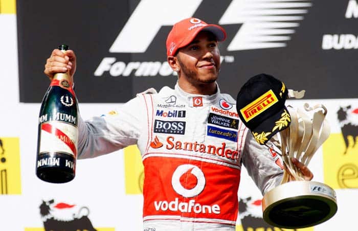 GP di Singapore: Hamilton vince e supera Rosberg nel mondiale