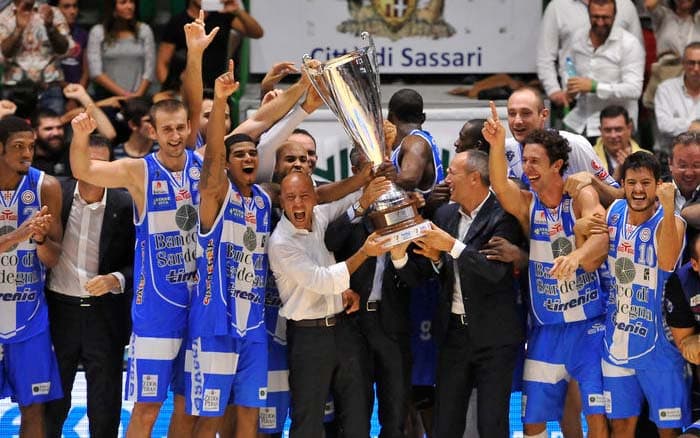 trionfo della Dinamo Sassari nella Supercoppa Italiana di basket