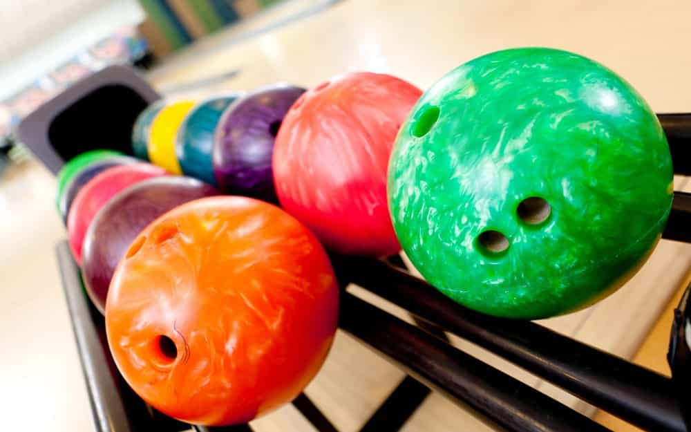 Come scegliere la palla da bowling giusta per te